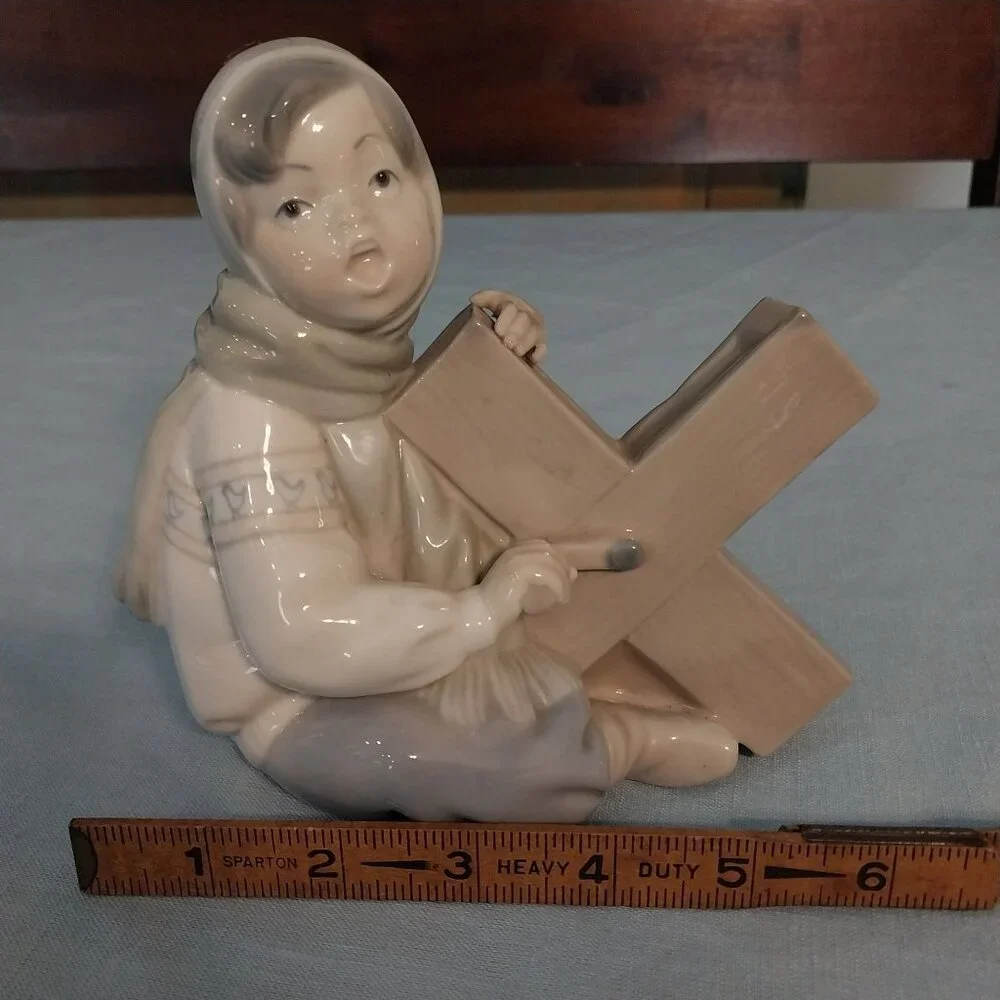 Lladro Child Playing Marraca Figurine Hard To Find Old Mark Vintage